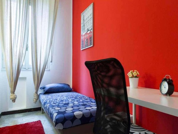 negozio in affitto a Milano in zona Lorenteggio