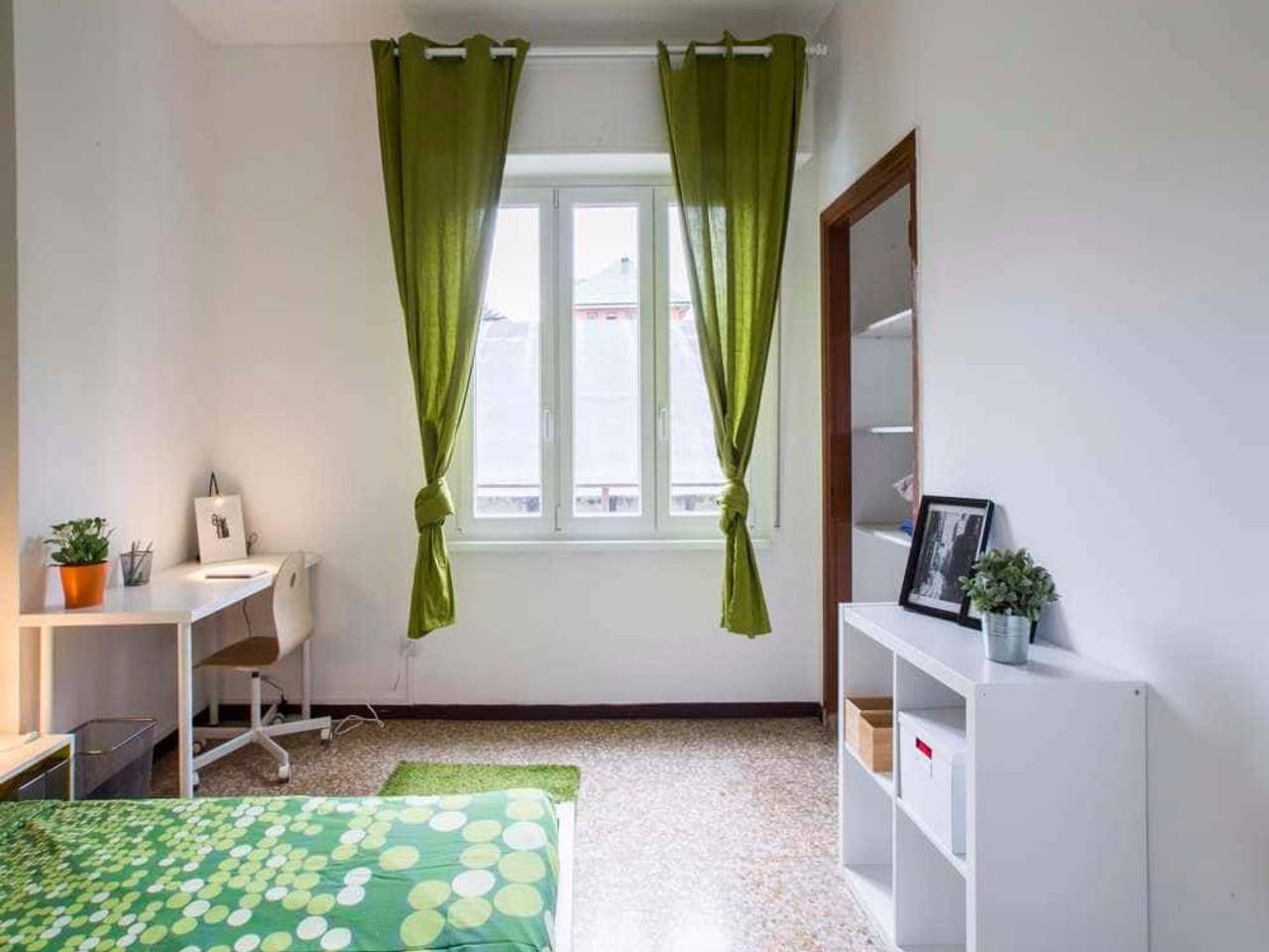 negozio in affitto a Milano in zona Affori