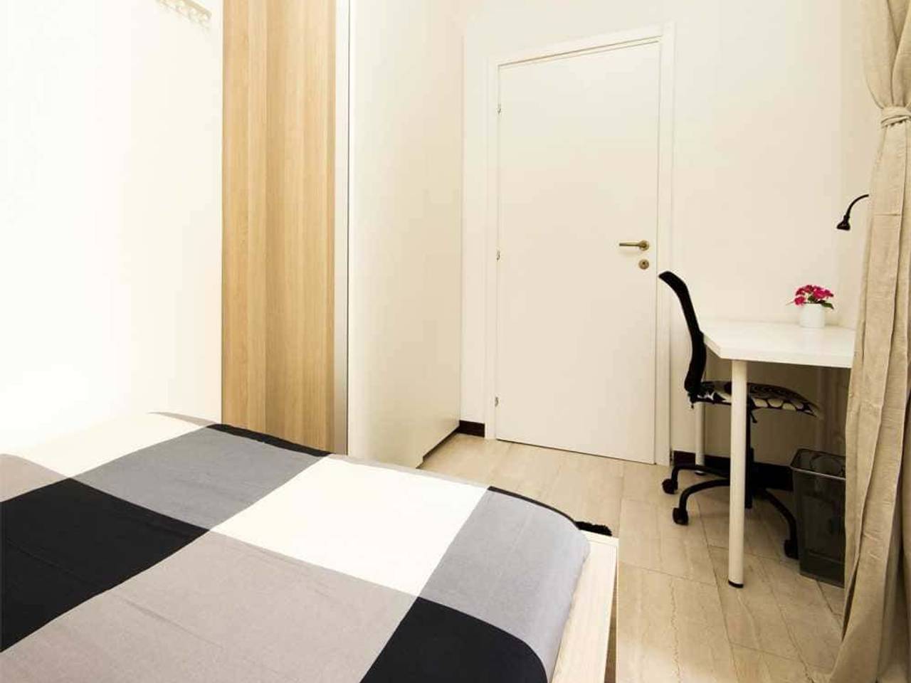 negozio in affitto a Milano in zona Lorenteggio