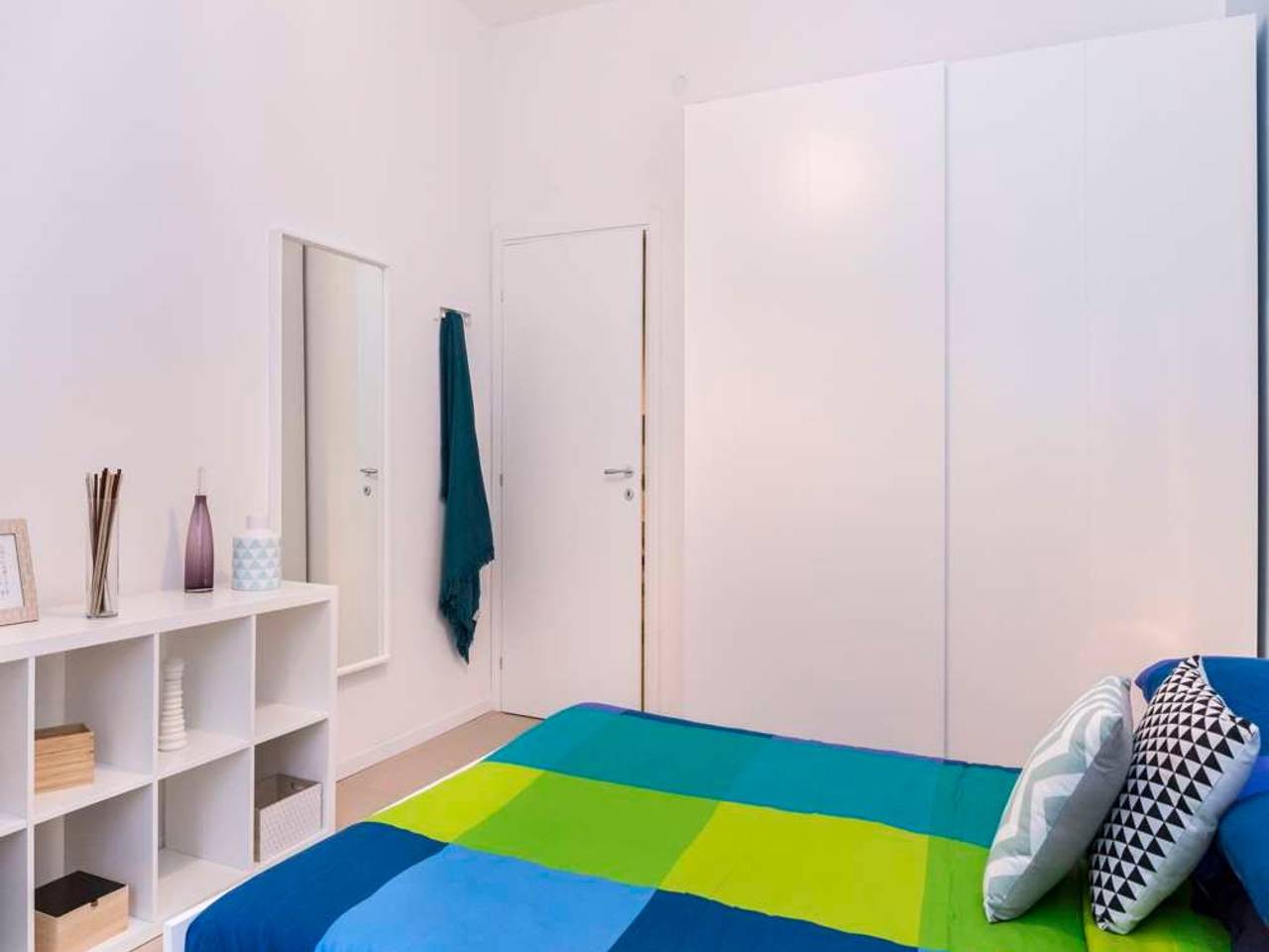 negozio in affitto a Milano in zona Lorenteggio