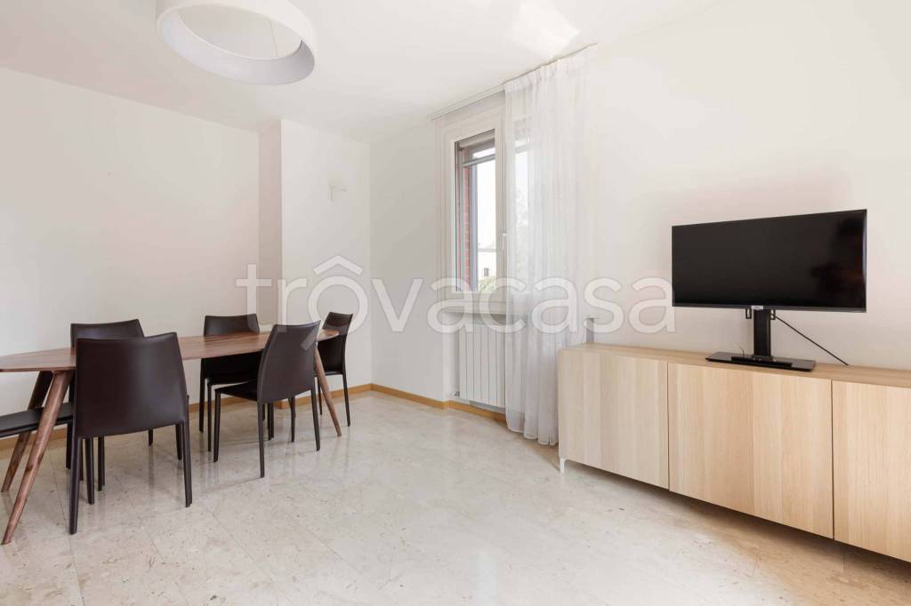 appartamento in affitto a Milano in zona Morivione