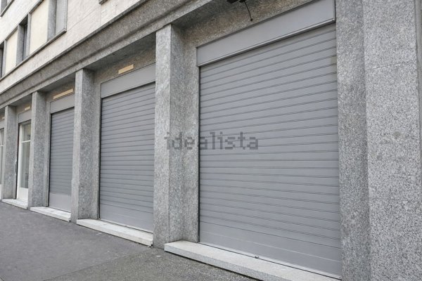 locale commerciale in affitto a Milano in zona Centro Direzionale