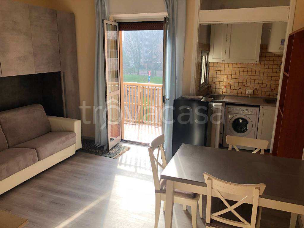 appartamento in affitto a Milano in zona Famagosta