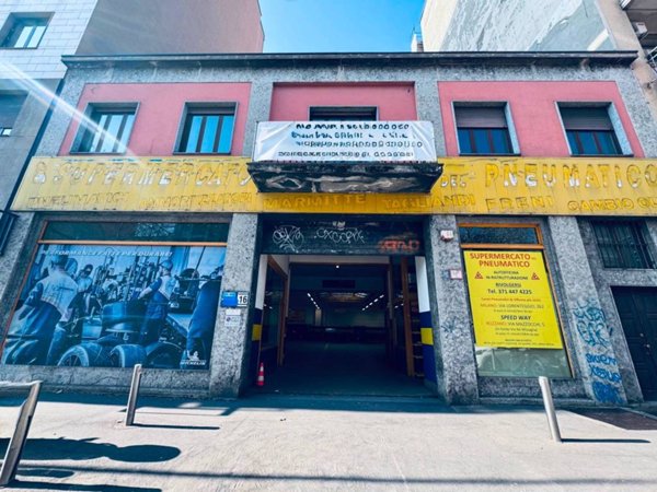 negozio in affitto a Milano