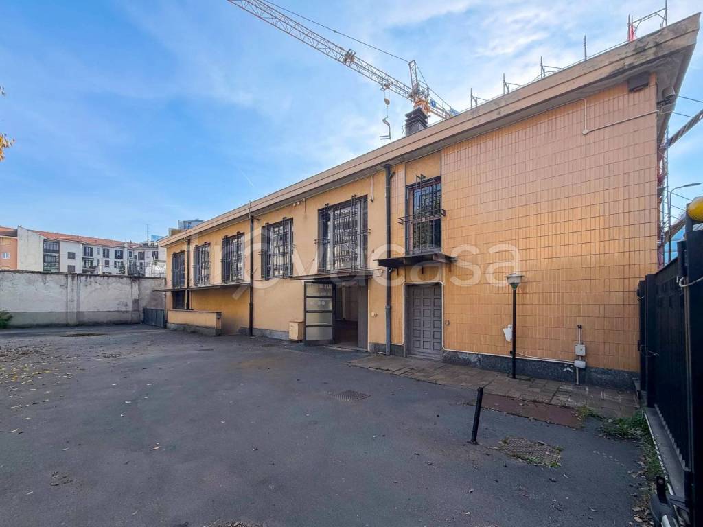 negozio in affitto a Milano in zona Isola