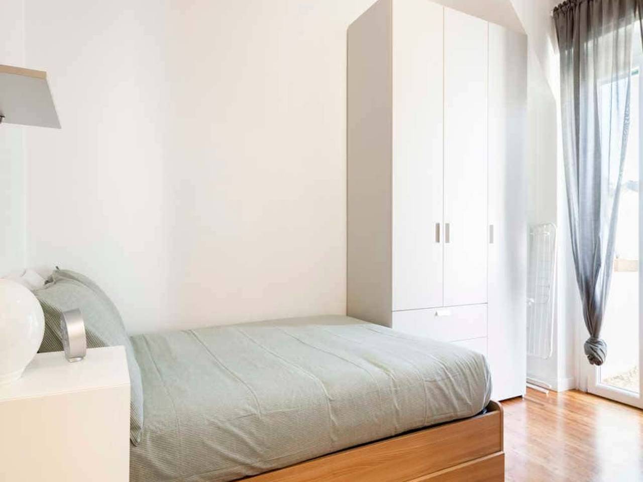 negozio in affitto a Milano in zona Isola