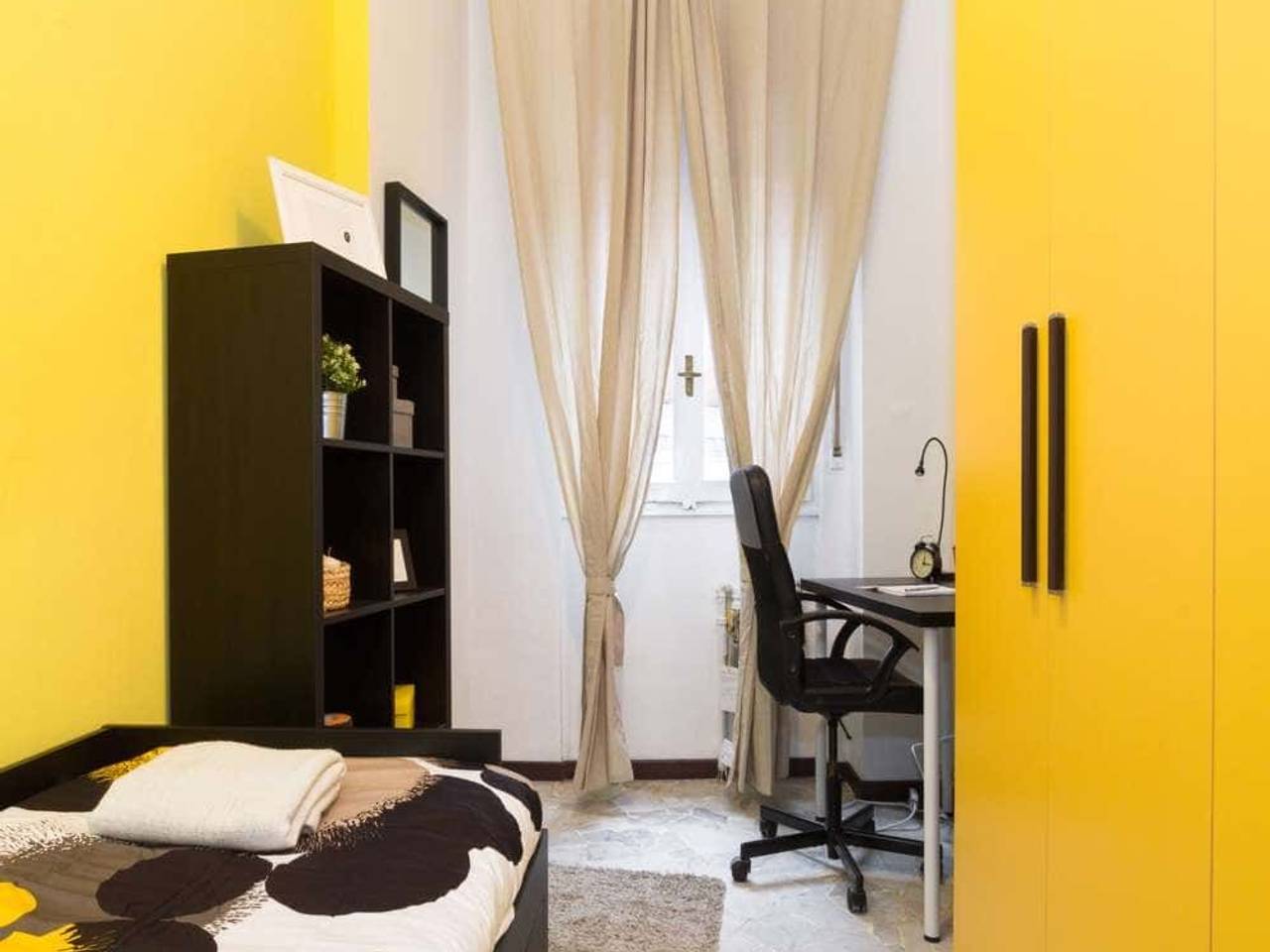 negozio in affitto a Milano in zona Lorenteggio