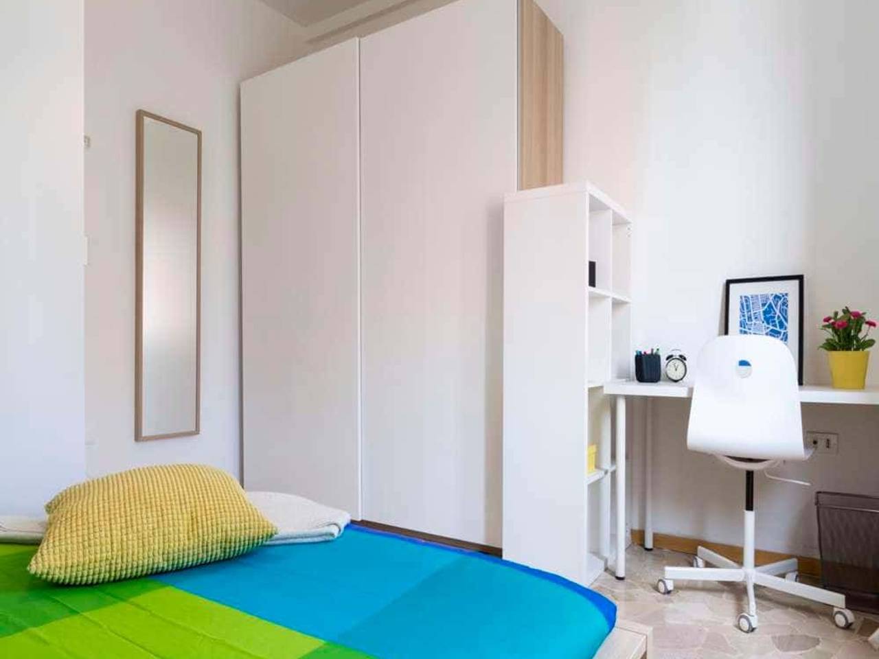 negozio in affitto a Milano in zona Lorenteggio