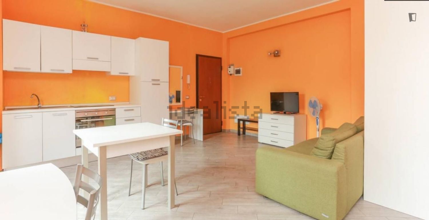 appartamento in affitto a Milano in zona Famagosta