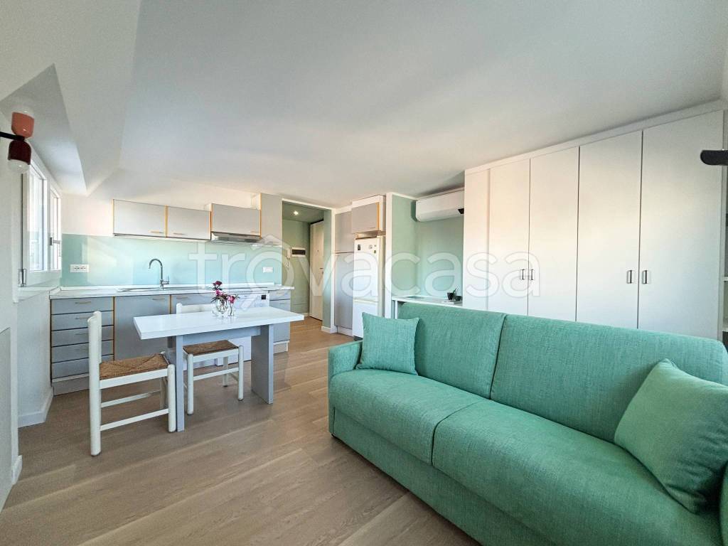 appartamento in affitto a Milano in zona Lorenteggio