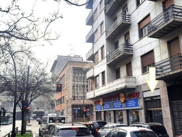 negozio in affitto a Milano in zona Centro Direzionale