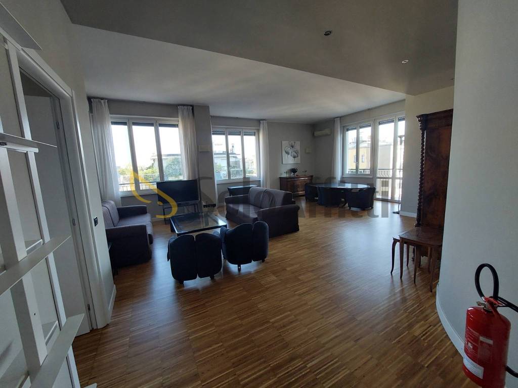 appartamento in affitto a Milano in zona Porta Nuova