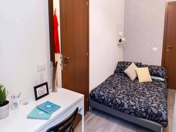 negozio in affitto a Milano in zona Bocconi