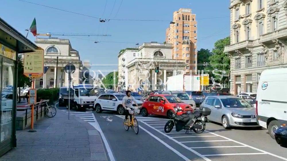 negozio in affitto a Milano