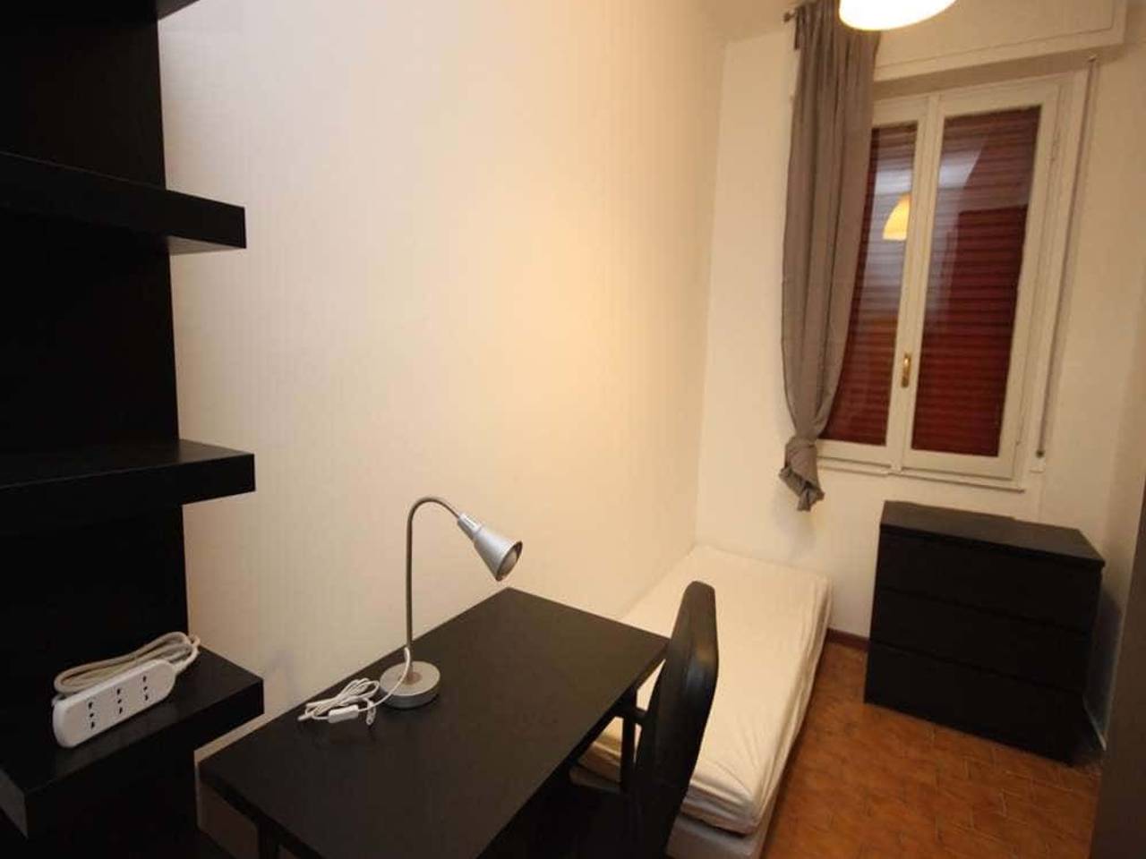 negozio in affitto a Milano in zona Lorenteggio