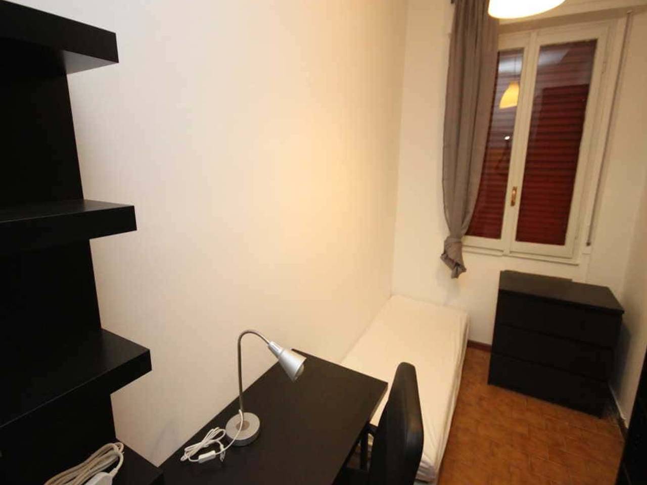 negozio in affitto a Milano in zona Lorenteggio