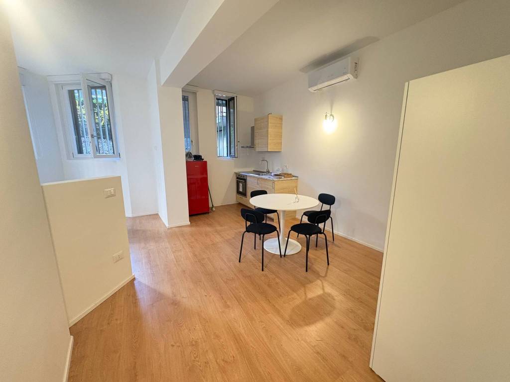appartamento in affitto a Milano in zona Lorenteggio