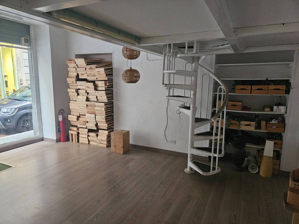 negozio in affitto a Milano in zona Solari