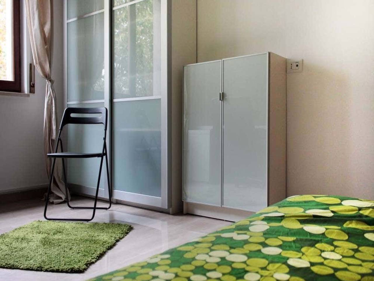 negozio in affitto a Milano in zona Isola