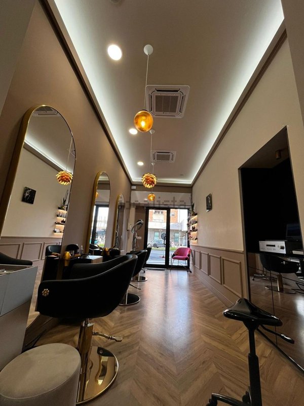 negozio in affitto a Milano in zona Gorla