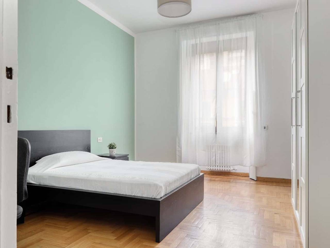 negozio in affitto a Milano in zona Centro Direzionale