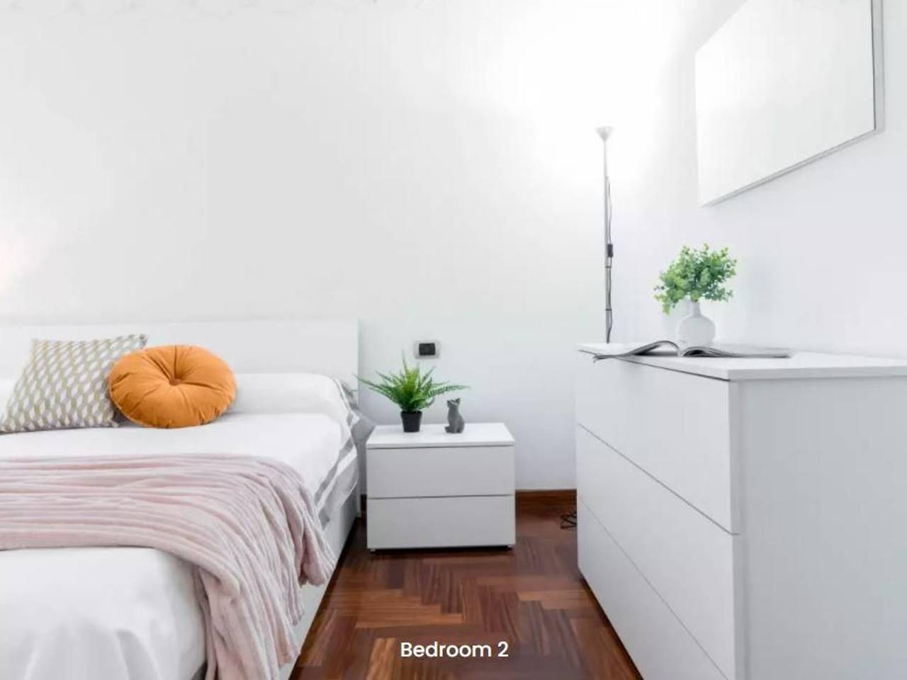 negozio in affitto a Milano in zona Segnano