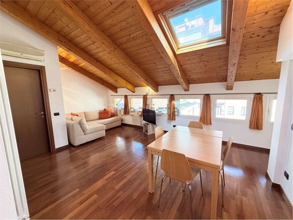 appartamento in affitto a Milano in zona Centro Direzionale