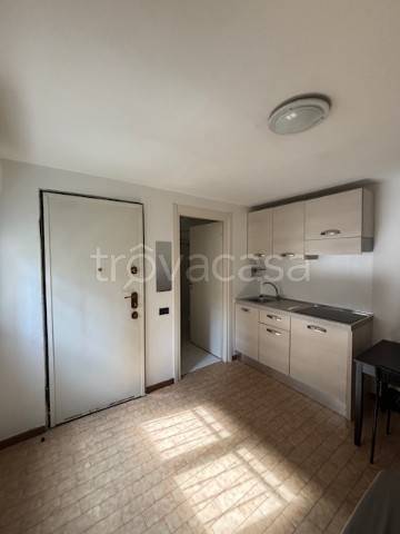 appartamento in affitto a Milano in zona Famagosta