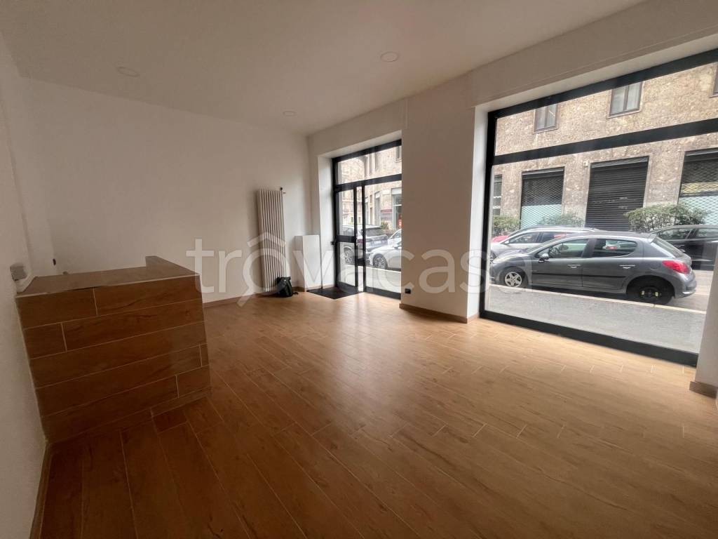 negozio in affitto a Milano