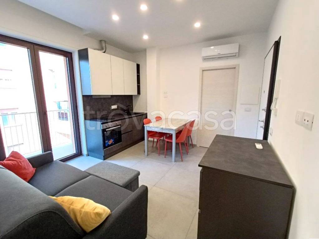 appartamento in affitto a Milano in zona Famagosta