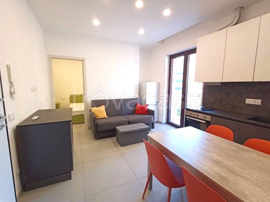 appartamento in affitto a Milano in zona Famagosta