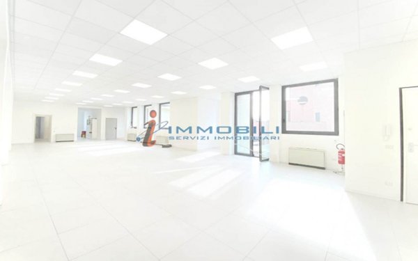 ufficio in affitto a Milano in zona Barona