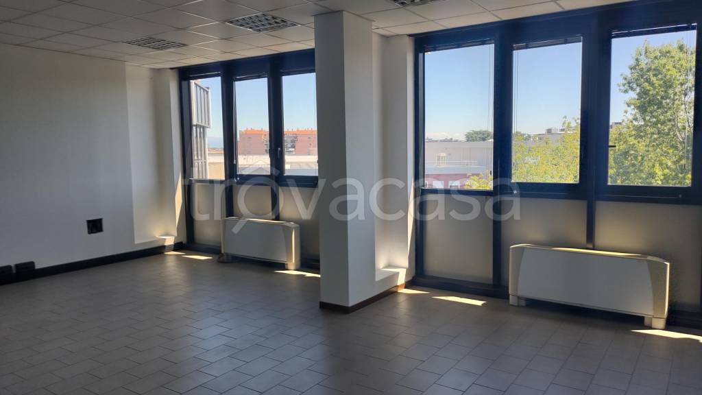 ufficio in affitto a Milano in zona Forlanini