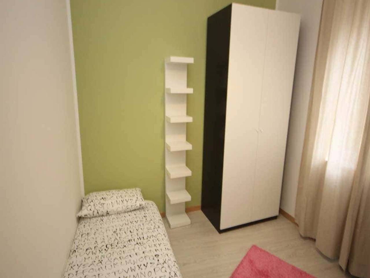 negozio in affitto a Milano in zona Guastalla
