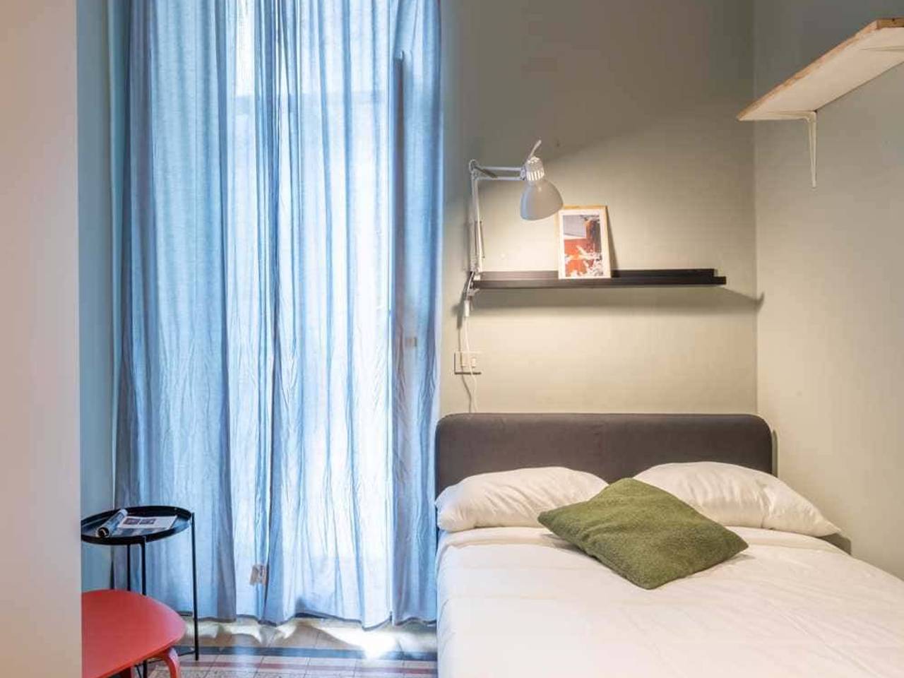 negozio in affitto a Milano in zona Isola