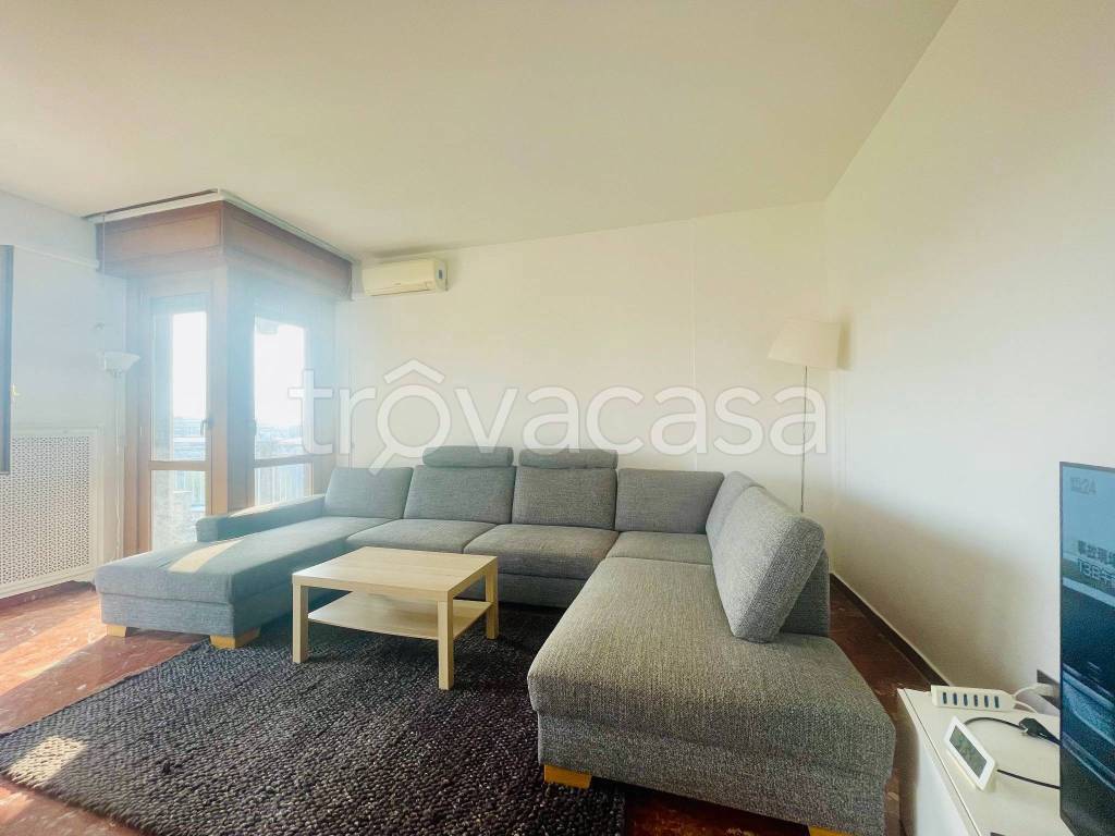 appartamento in affitto a Milano in zona Lorenteggio