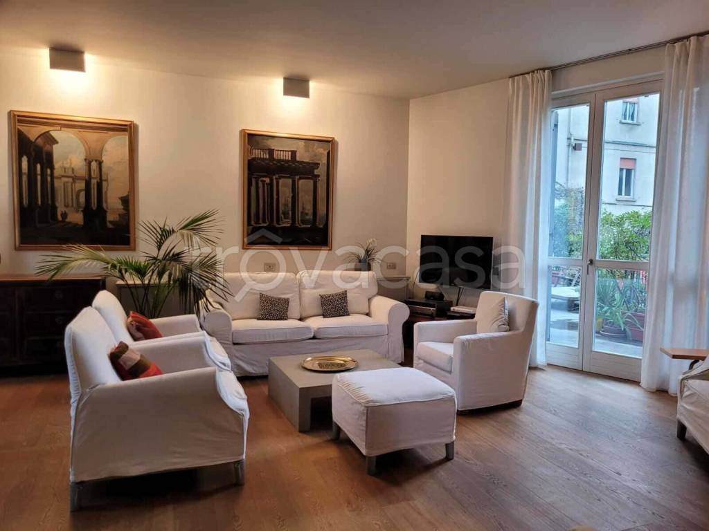 appartamento in affitto a Milano in zona Isola