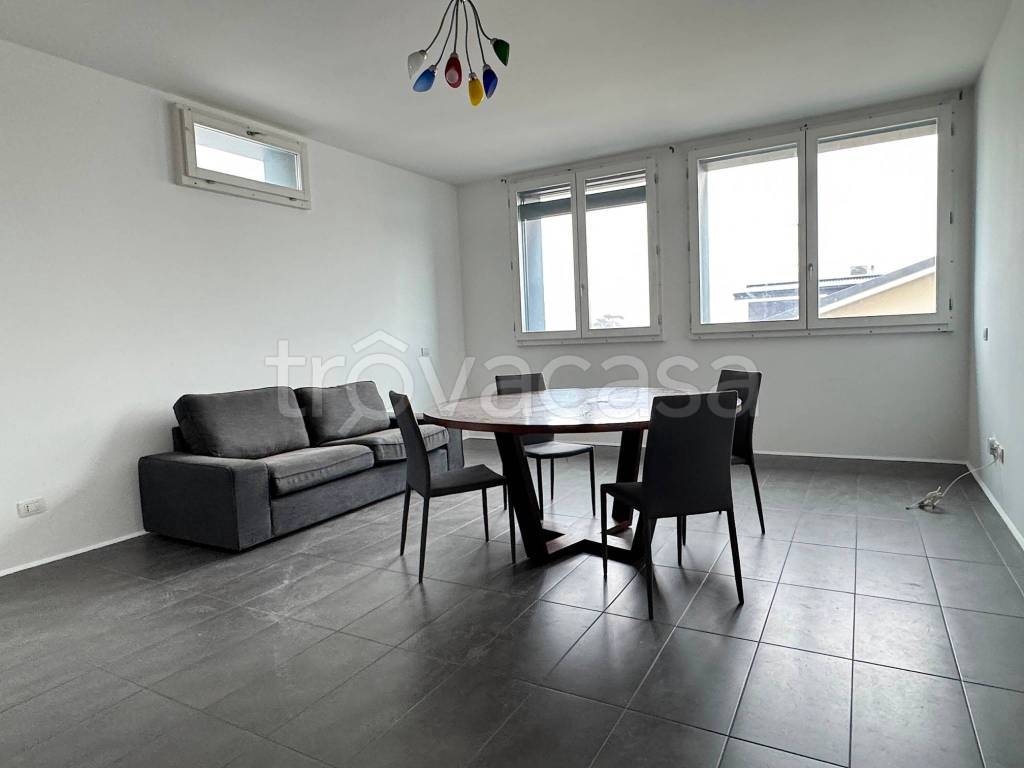 appartamento in affitto a Milano in zona Corvetto