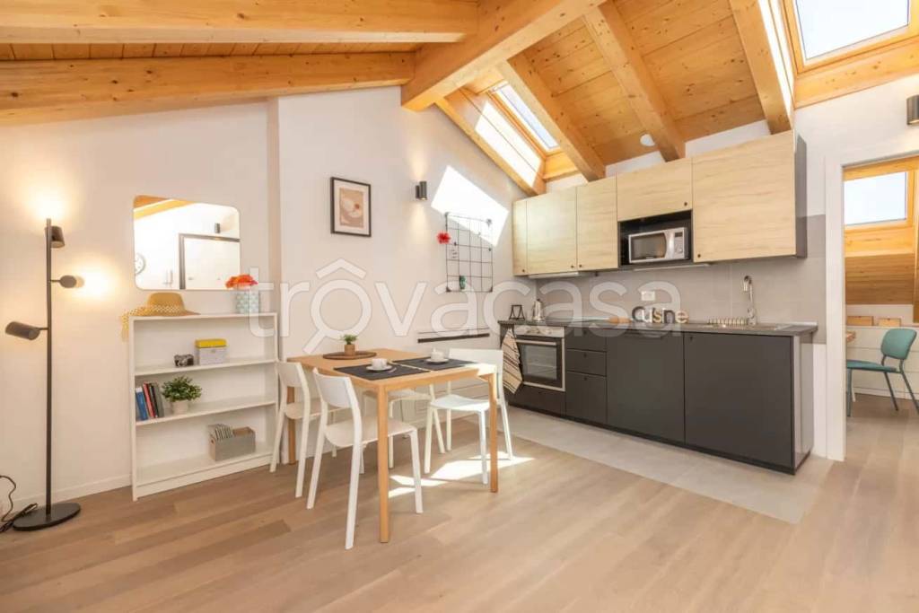 appartamento in affitto a Milano in zona Lorenteggio