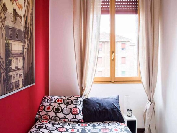 negozio in affitto a Milano in zona Lorenteggio