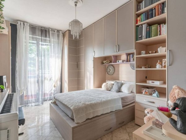 negozio in affitto a Milano in zona Moncucco