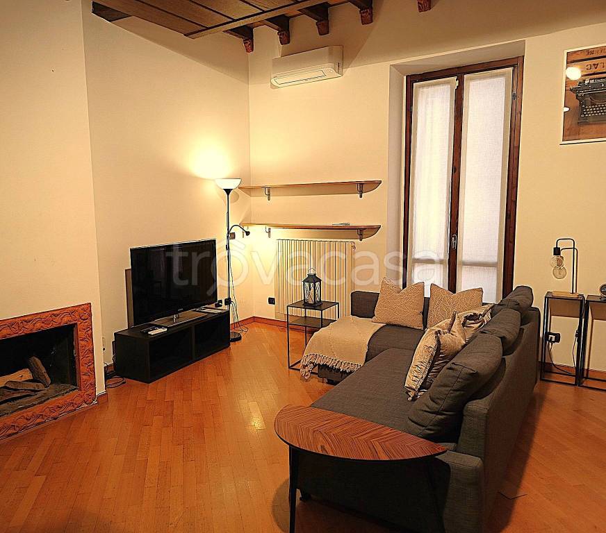 appartamento in affitto a Milano in zona Sant'Ambrogio