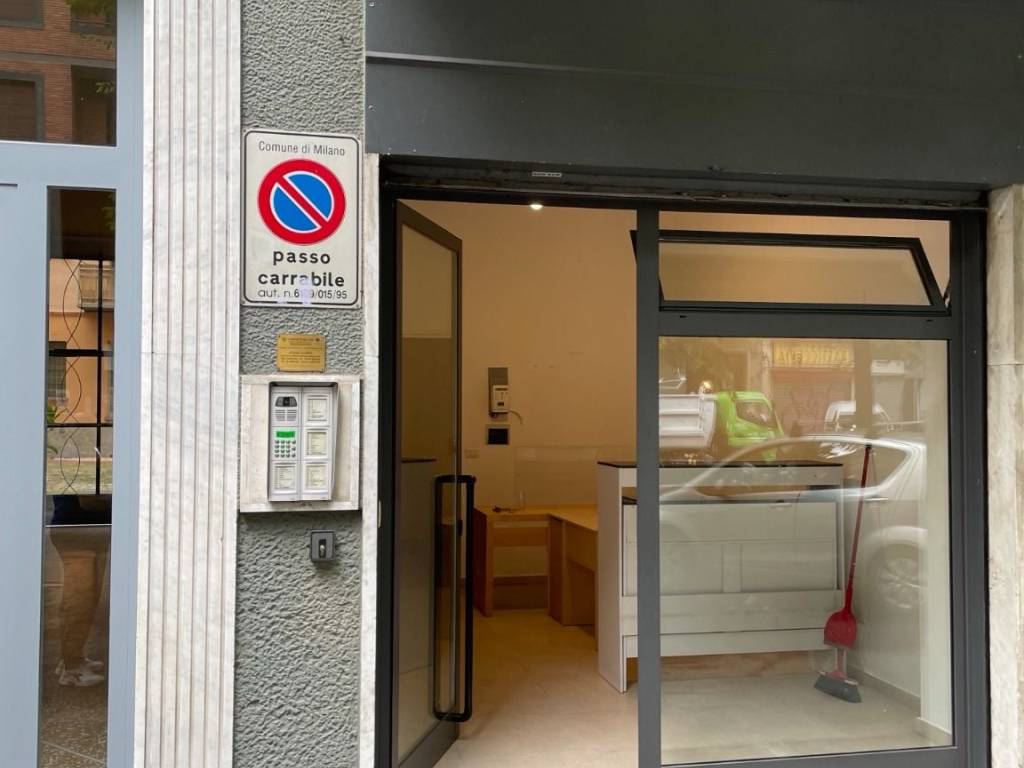 negozio in affitto a Milano in zona Solari