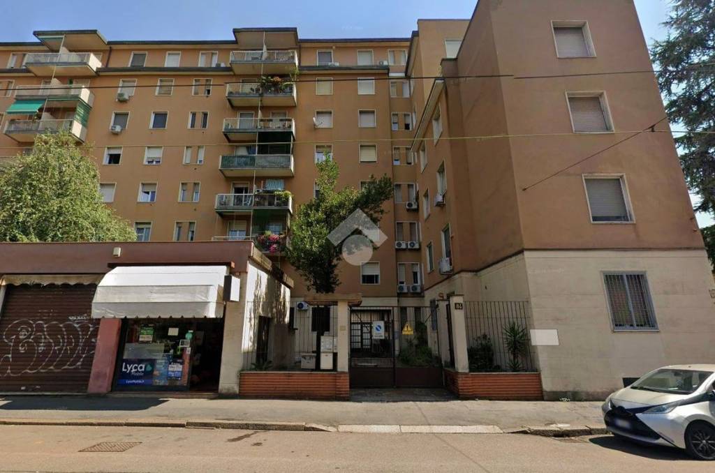 negozio in affitto a Milano