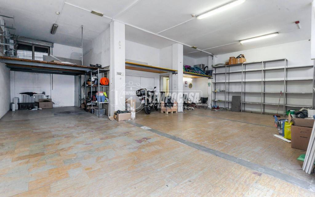 negozio in affitto a Milano in zona Dergano