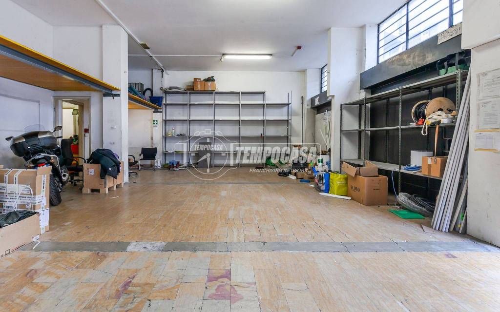 negozio in affitto a Milano in zona Dergano