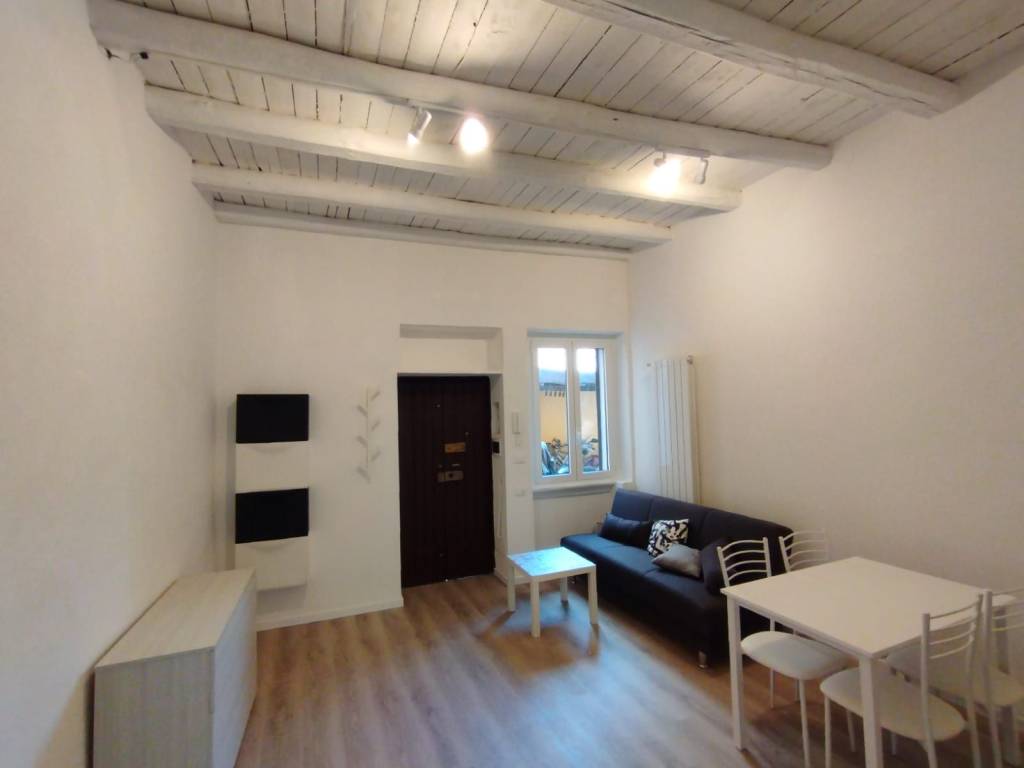 appartamento in affitto a Milano in zona Baggio