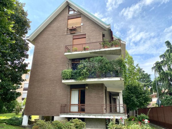 negozio in affitto a Milano in zona Maggiolina