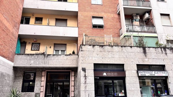 appartamento in affitto a Milano in zona Lorenteggio