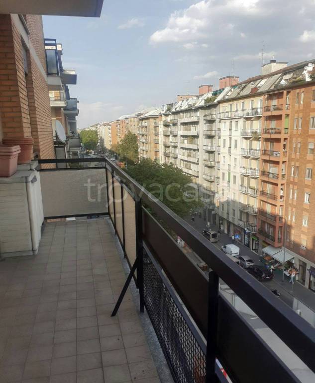 appartamento in affitto a Milano in zona Lorenteggio